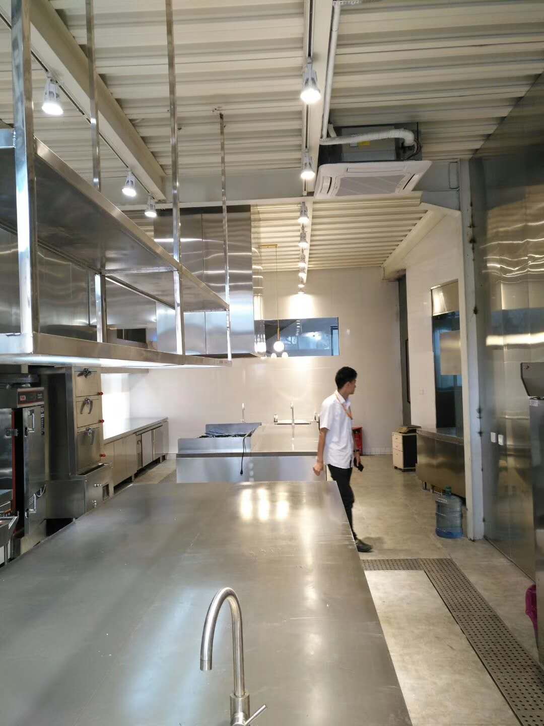 酒店成人羞羞漫画设备